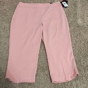 Briggs Capris size 16